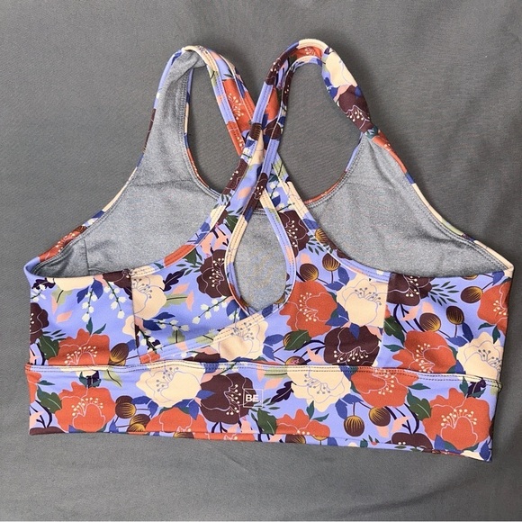 Be. Active Bra Womens Medium Lilac Floral Sport Workout Athletic Gym Casual - Picture 3 of 8